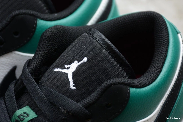 One Kick Low Air White Green 1 553558-113 Mystic Black Jordan 0714